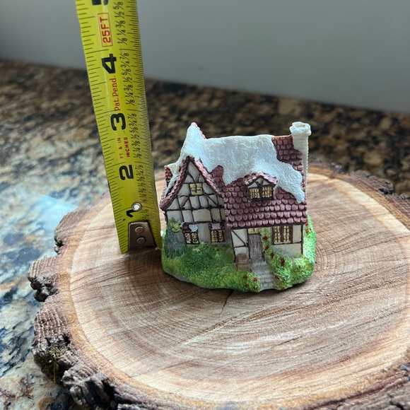 Hand Painted Cottages - Picture 16 of 16